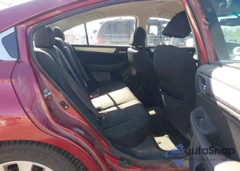 2015 Subaru Legacy 2.5I Premium z USA, uszkodzony, nr VIN 4S3BNAC6XF3051836